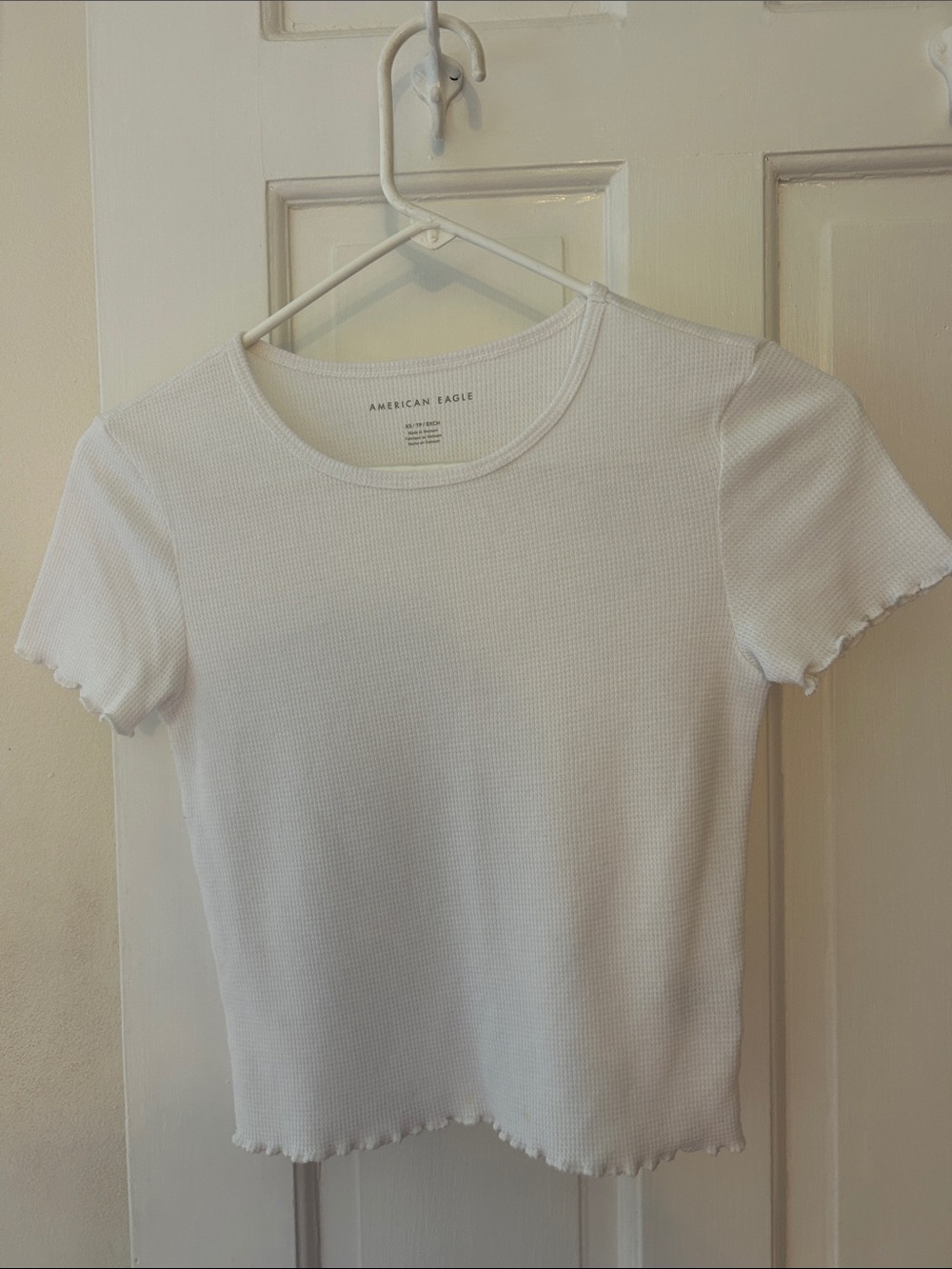 American Eagle Outfitters White Waffle Knit Lettuce-Edge Short Sleeve Top